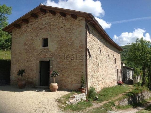 Rustici e casali in vendita di 200 m² in Località Palombara, 5