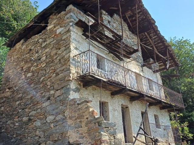 Rustici e casali in vendita di 200 m² in Località Ronc, 7