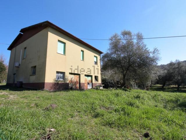 Rustici e casali in vendita di 200 m² in Strada di Cecanibbio, 4