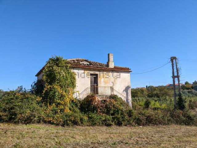 Rustici e casali in vendita di 200 m² in Strada Provinciale Santa Liberata