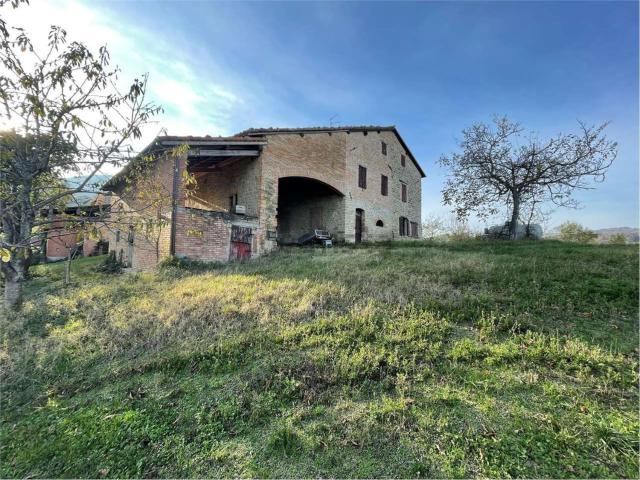 Rustici e casali in vendita di 200 m² in Strada Provinciale 17