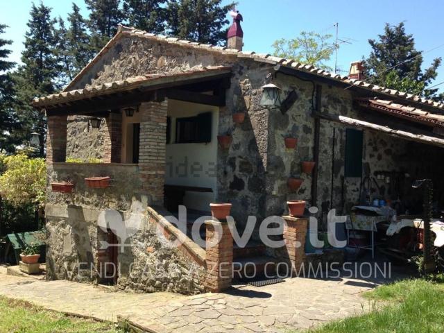 Rustici e casali in vendita di 200 m² in Strada Provinciale 24