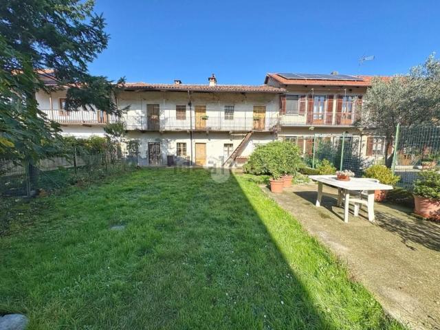 Rustici e casali in vendita di 200 m² in Via Alpignano, 133