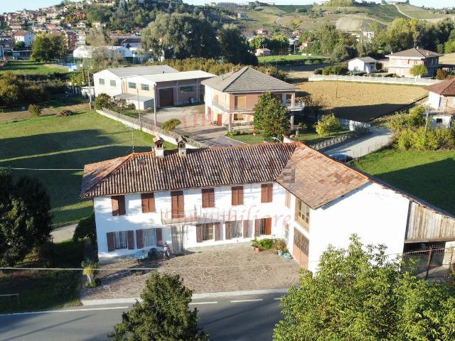 Rustici e casali in vendita di 200 m² in Via Annunziata
