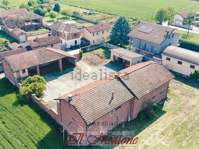 Rustici e casali in vendita di 200 m² in Via Braida, 13