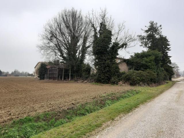 Rustici e casali in vendita di 200 m² in Via Collari