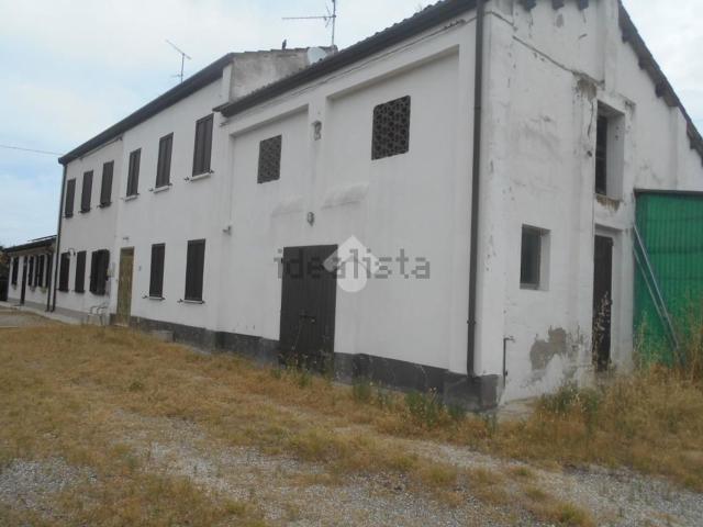 Rustici e casali in vendita di 200 m² in Via Cristoforo Colombo, 4