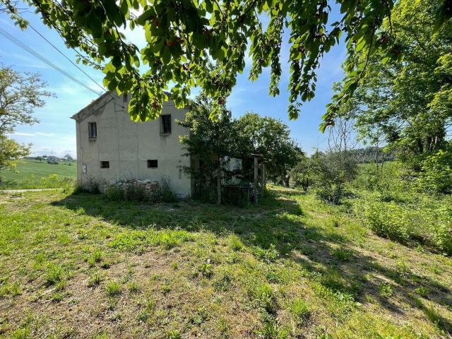 Rustici e casali in vendita di 200 m² in Via dei Ponticelli, 6