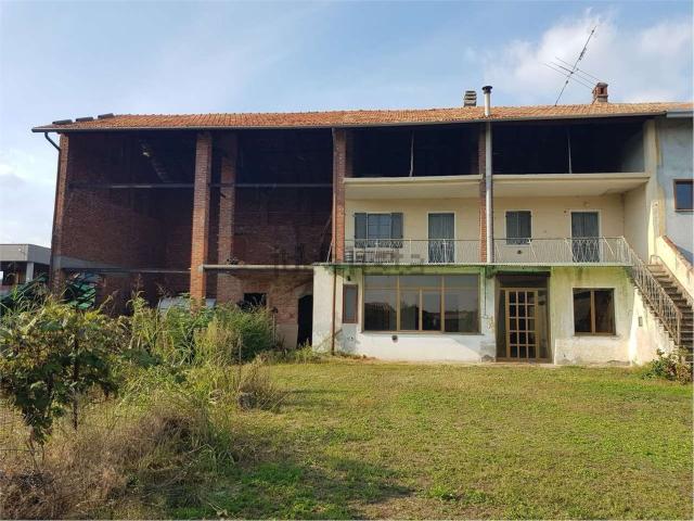 Rustici e casali in vendita di 200 m² in Via Don Minzoni
