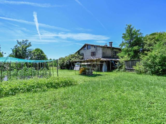 Rustici e casali in vendita di 200 m² in Via Federico Bergonzi, 41