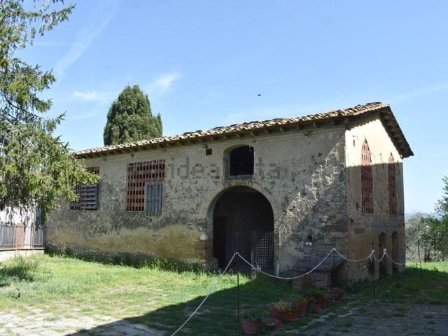 Rustici e casali in vendita di 200 m² in Via Fezzana