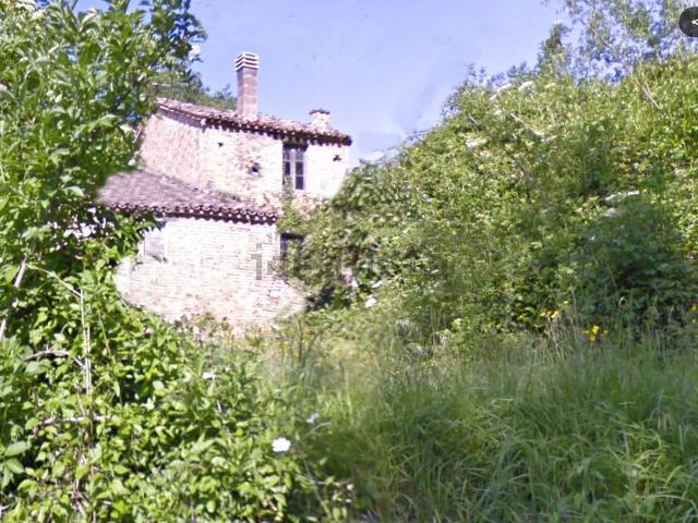 Rustici e casali in vendita di 200 m² in Via fontecorniale