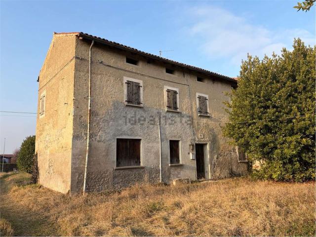 Rustici e casali in vendita di 200 m² in Via Fratte, 85