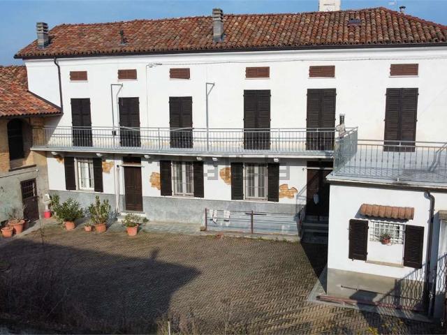 Rustici e casali in vendita di 200 m² in Via Gian Battista Binello, 45