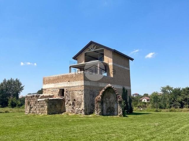 Rustici e casali in vendita di 200 m² in Via Leone D&apos Anna