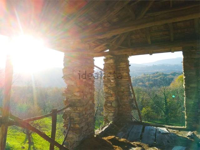 Rustici e casali in vendita di 200 m² in Via per Magognino