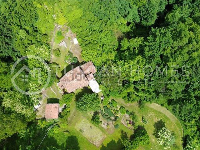 Rustici e casali in vendita di 200 m² in Via Peritano Sotto