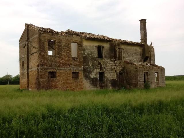 Rustici e casali in vendita di 200 m² in Via Postumia di Rustigne