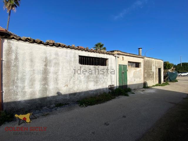 Rustici e casali in vendita di 200 m² in Via Rumania