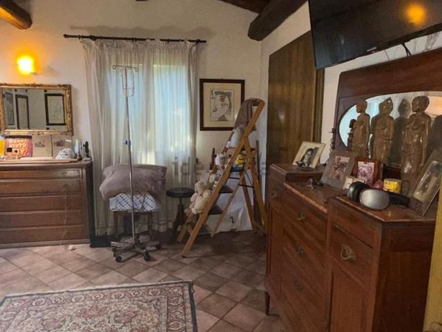 Rustici e casali in vendita di 200 m² in Via Raffellona