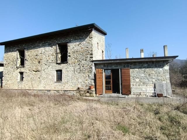Rustici e casali in vendita di 200 m² in Via Ripa