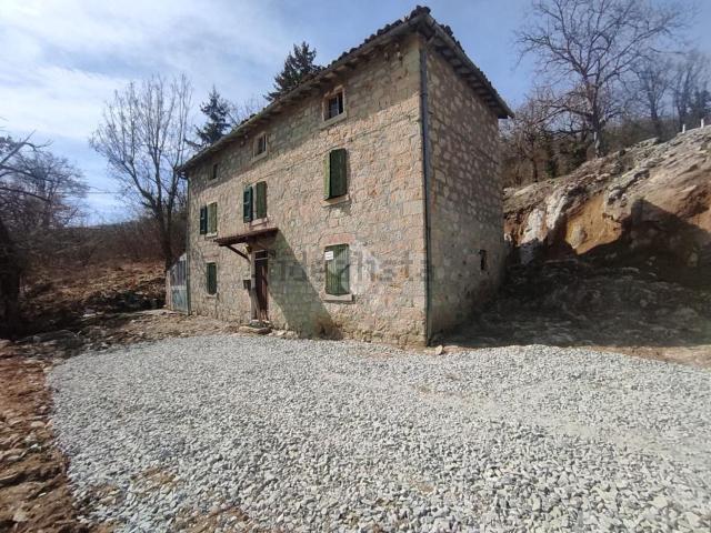 Rustici e casali in vendita di 200 m² in Via Tazio Nuvolari, 60