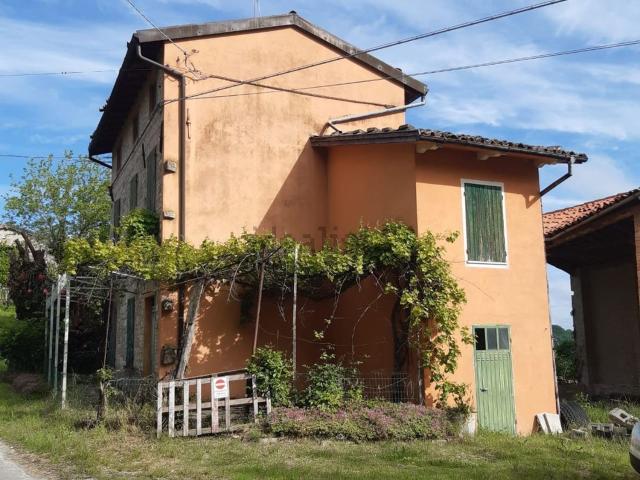 Rustici e casali in vendita di 200 m² in Via Vallerano, 49