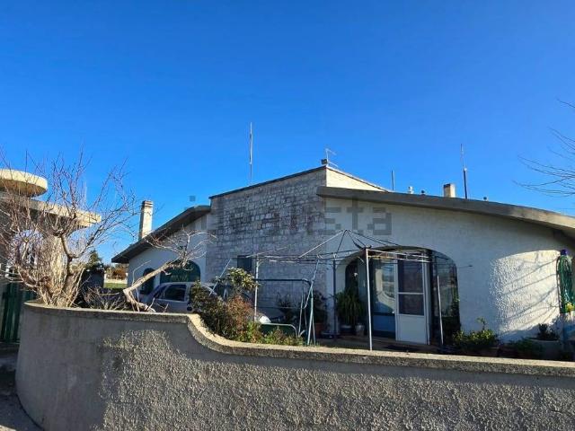 Rustici e casali in vendita di 200 m² in Vico Carpari
