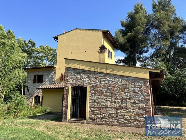 Rustici e casali in vendita di 201 m²