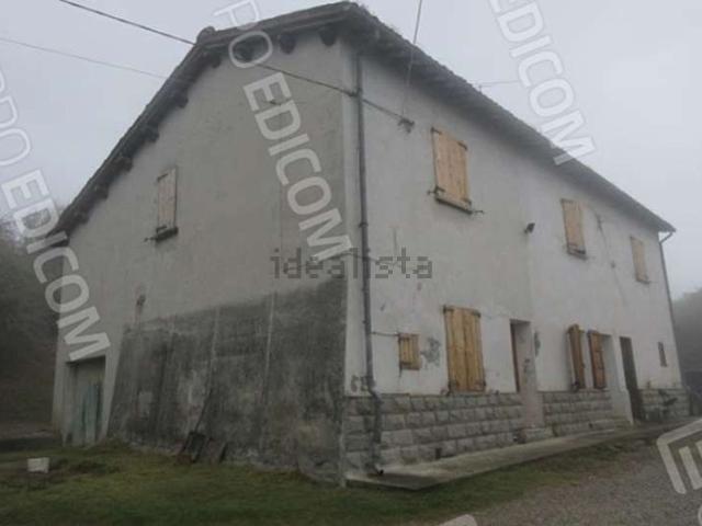 Rustici e casali in vendita di 202 m² in Via Rontana, 64