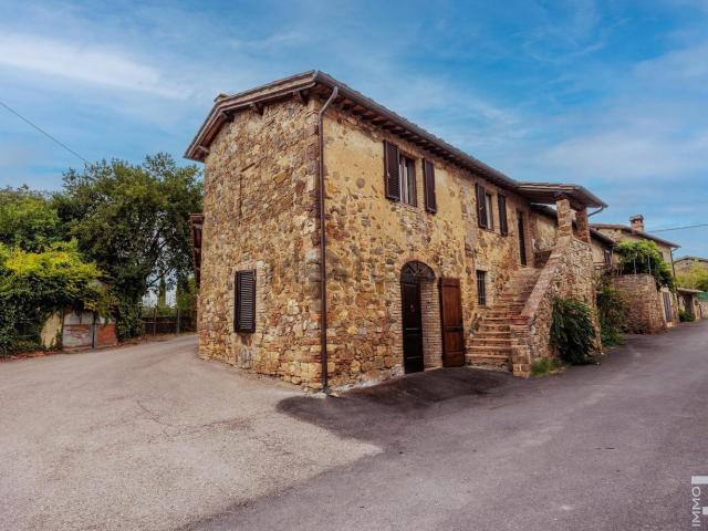 Rustici e casali in vendita di 203 m² in Strada Provinciale La Maremmana