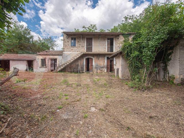 Rustici e casali in vendita di 203 m² in Via Campo Minonno, 38