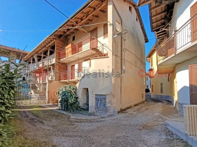 Rustici e casali in vendita di 214 m² in Via Maggiore