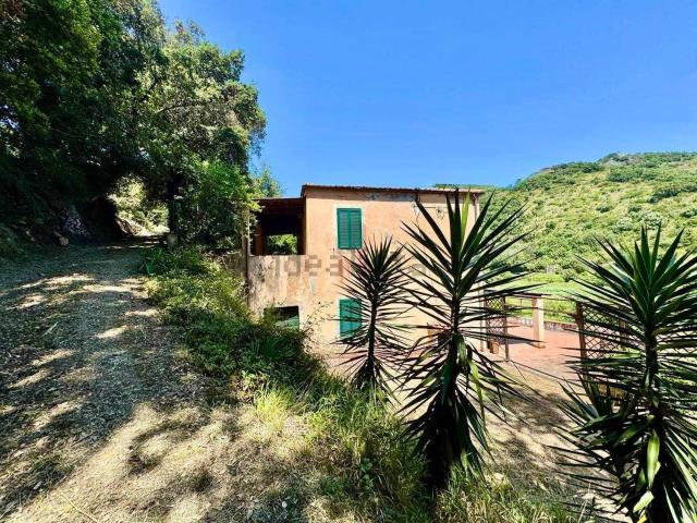 Rustici e casali in vendita di 215 m²
