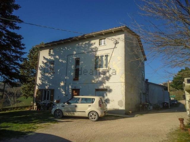 Rustici e casali in vendita di 216 m²