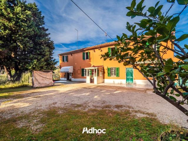 Rustici e casali in vendita di 216 m² in Località Roncosambaccio, 5
