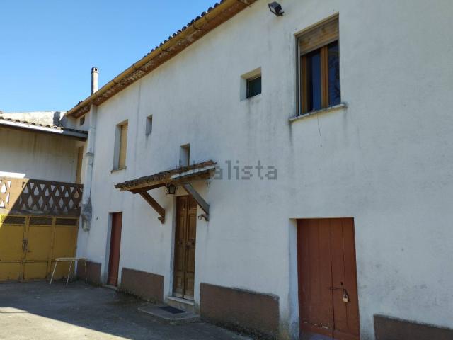 Rustici e casali in vendita di 216 m² in Salita San Sebastiano III Traversa