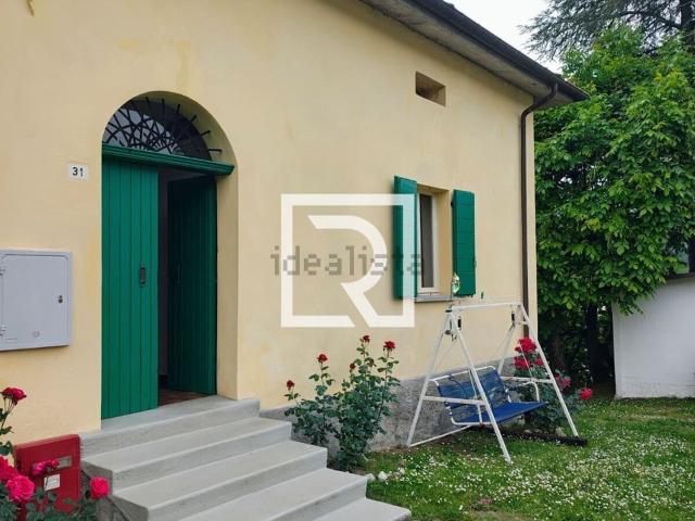 Rustici e casali in vendita di 216 m² in Via delle Chiavi, 31