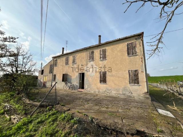 Rustici e casali in vendita di 218 m² in Via Gorzon Destro Inferiore, 24