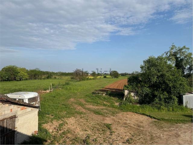 Rustici e casali in vendita di 219 m² in Via Volpago Nord