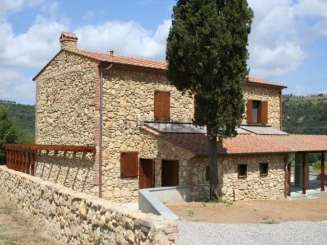 Rustici e casali in vendita di 210 m²