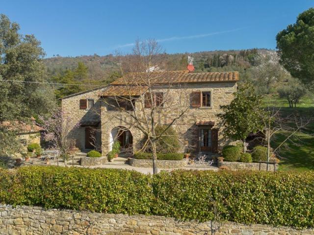 Rustici e casali in vendita di 210 m²