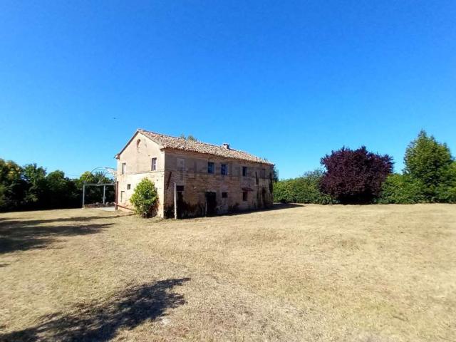 Rustici e casali in vendita di 210 m²