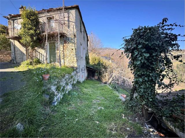 Rustici e casali in vendita di 210 m² in Frazione Lenzari, 4