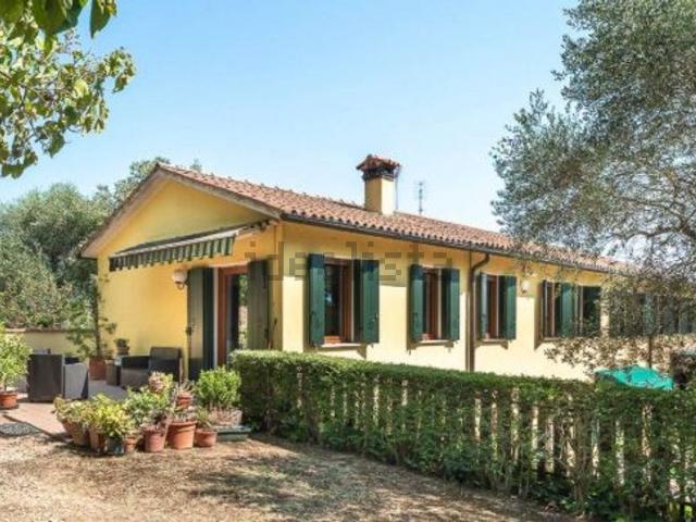 Rustici e casali in vendita di 210 m² in Via Chiesa Tramonte