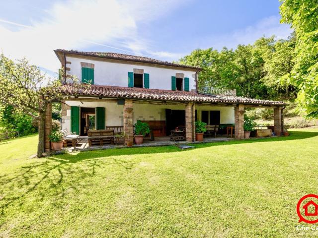 Rustici e casali in vendita di 210 m² in Via del Boschetto, 3