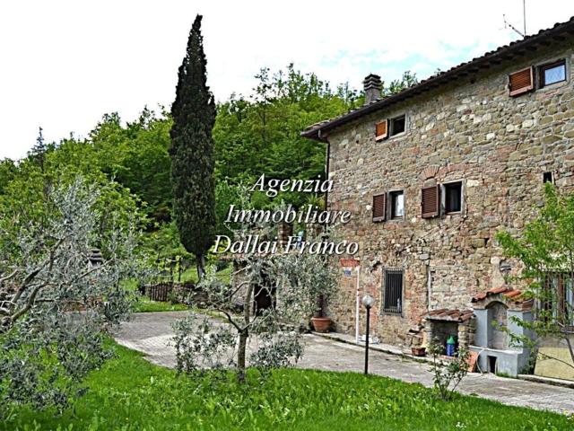 Rustici e casali in vendita di 210 m² in Via della Repubblica