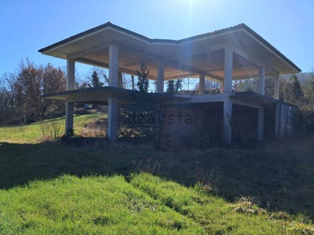 Rustici e casali in vendita di 210 m² in Via delle Felci