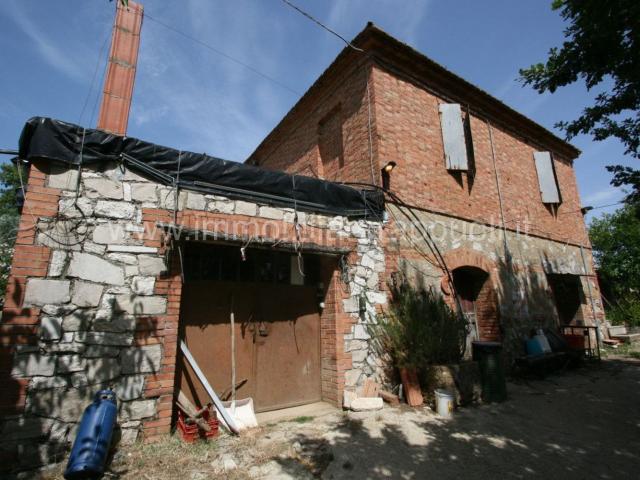 Rustici e casali in vendita di 211 m²