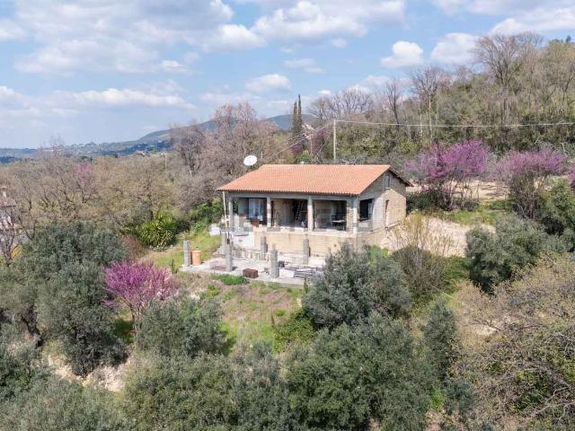 Rustici e casali in vendita di 213 m² in Località Bollica